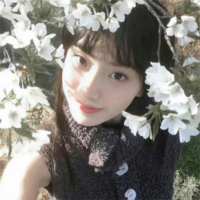 她与她的自画像